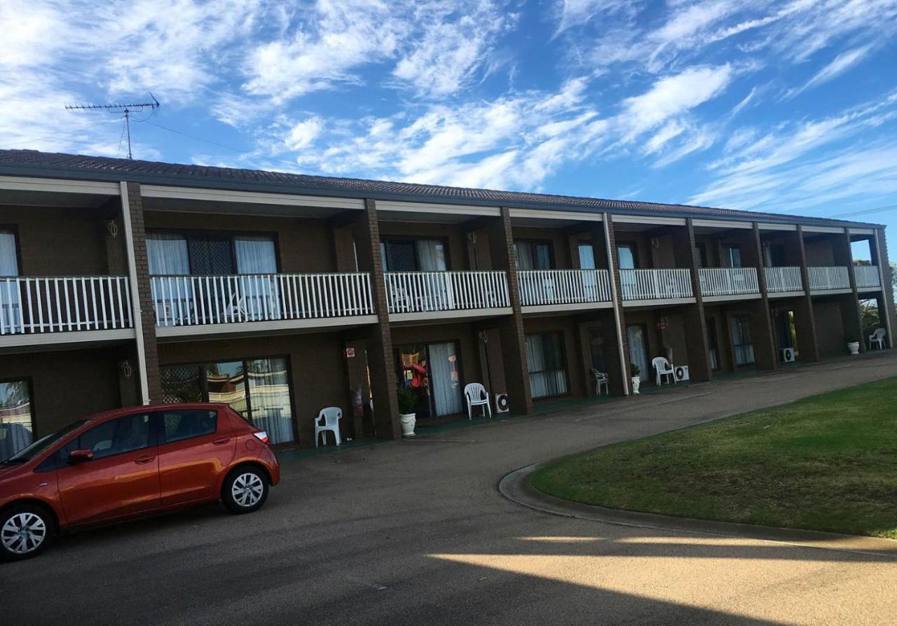 Black Swan Motor Inn Lakes Entrance Exterior foto