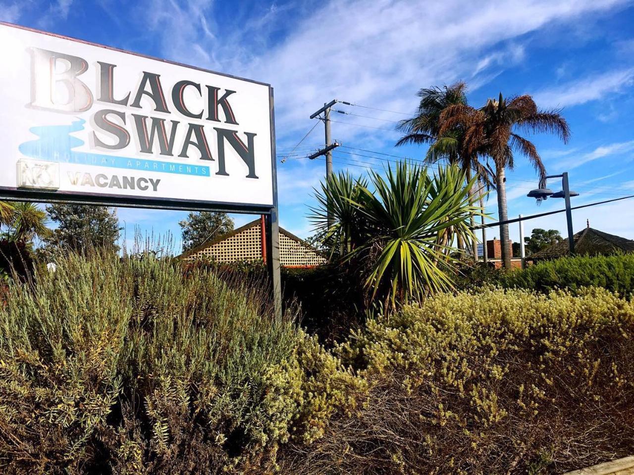 Black Swan Motor Inn Lakes Entrance Exterior foto