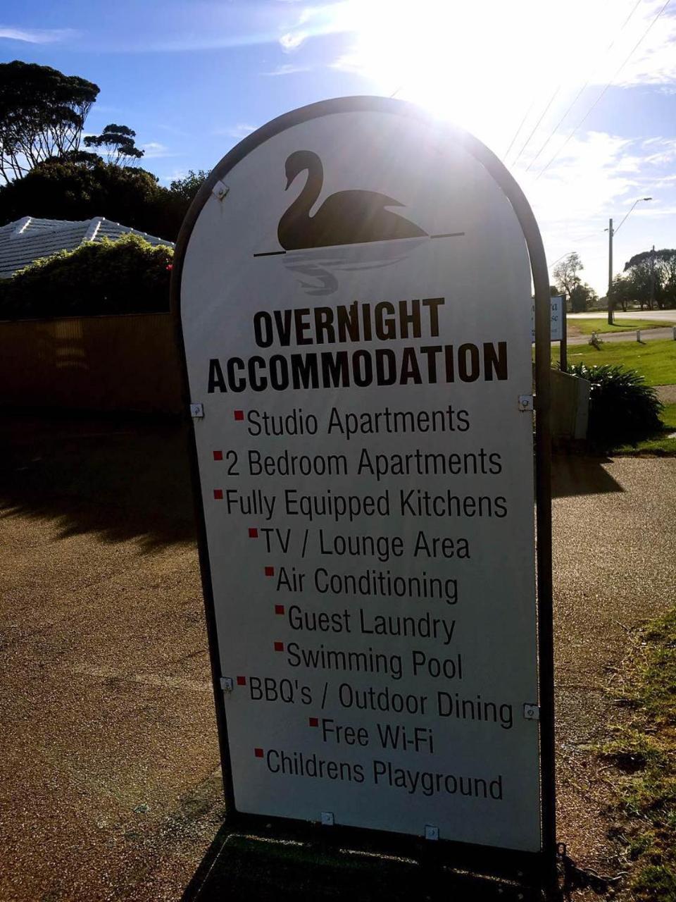 Black Swan Motor Inn Lakes Entrance Exterior foto